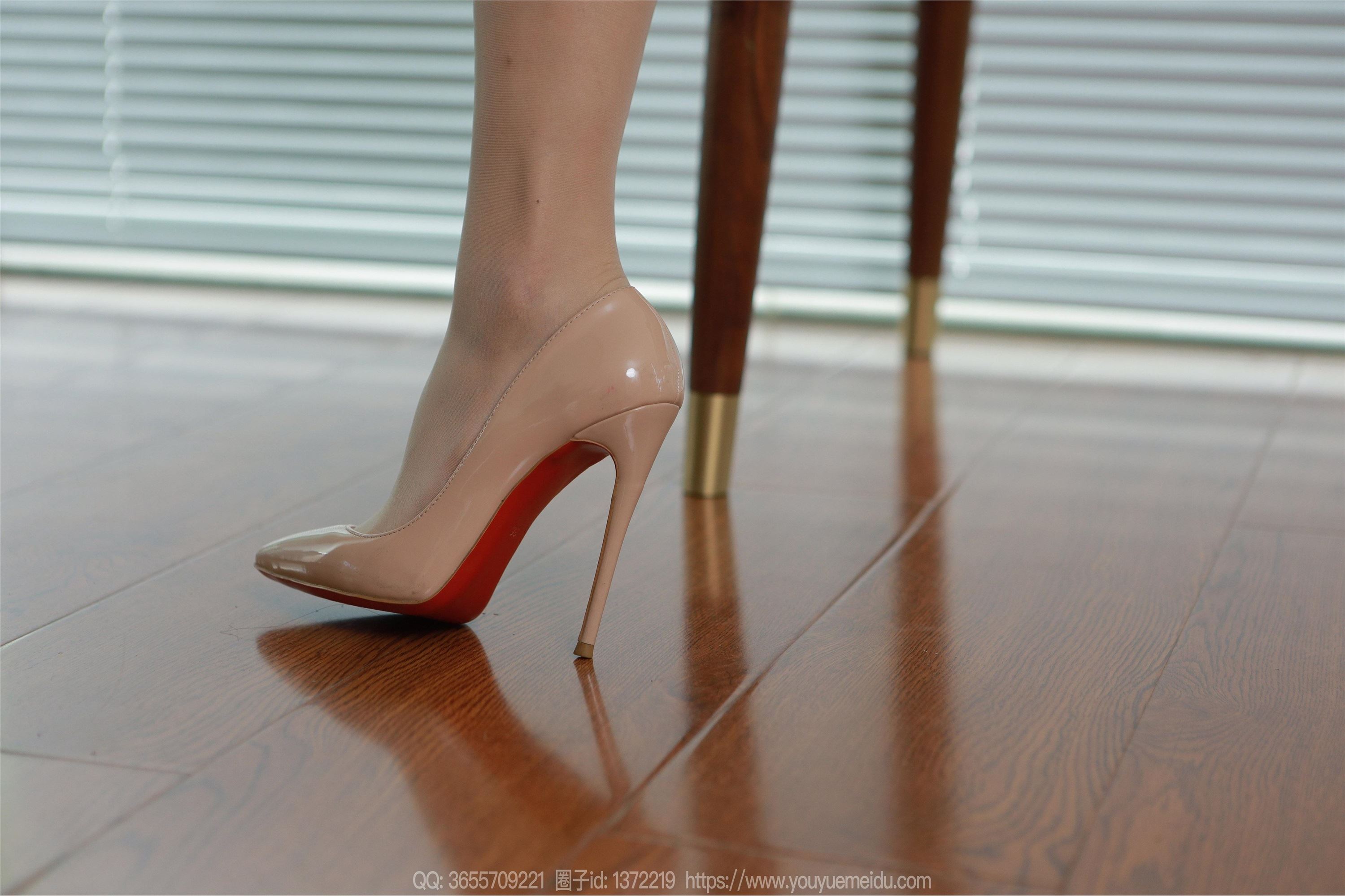 IESS异思趣向  2023.10.10 丝享家 1555 小宝《黄色战袍》